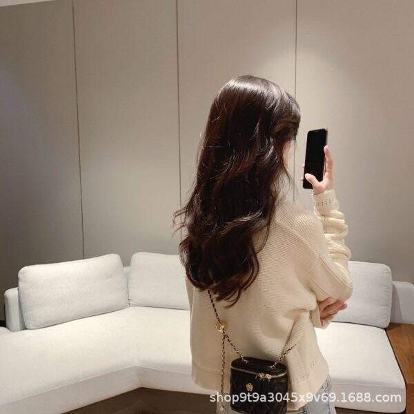 Ladies' Camellia Shoulder Bag - Image 4