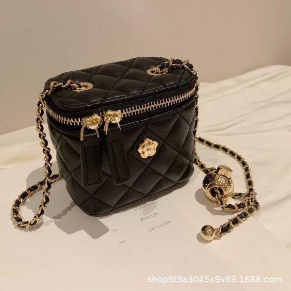 Ladies' Camellia Shoulder Bag - Image 3
