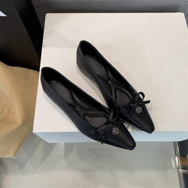Pointed flat shoes - Image 4