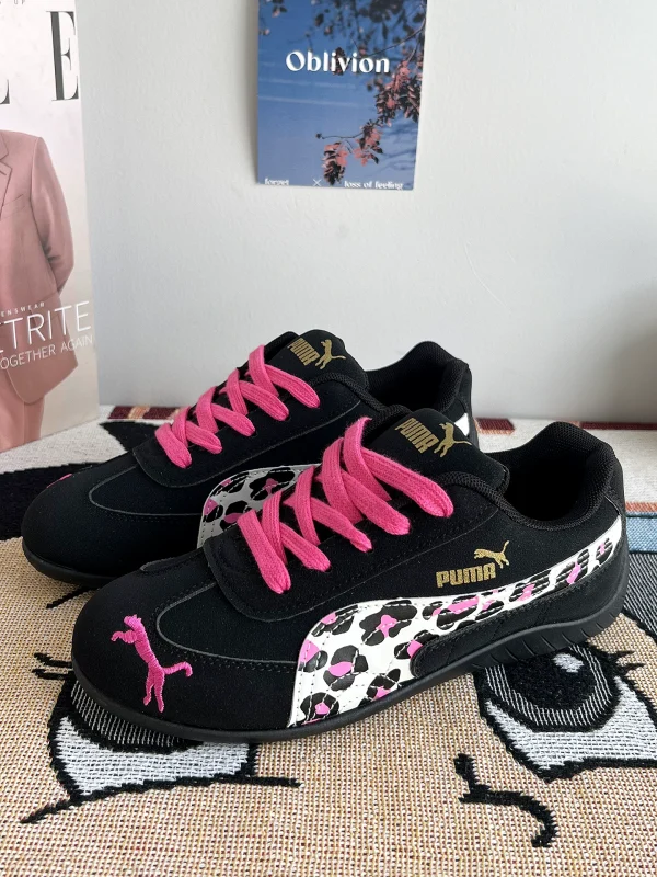 Black training shoes - Image 2
