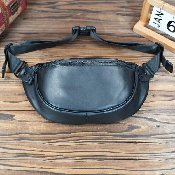 Comfortable and minimalist crossbody bag for men - Image 2