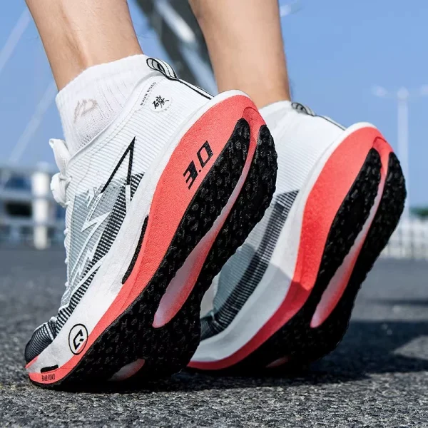 Sports running shoes - Image 3