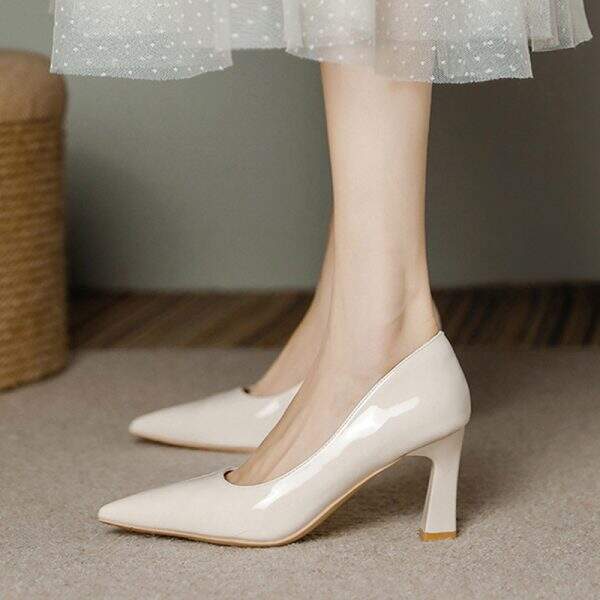 Naked pointed high heels - Image 2