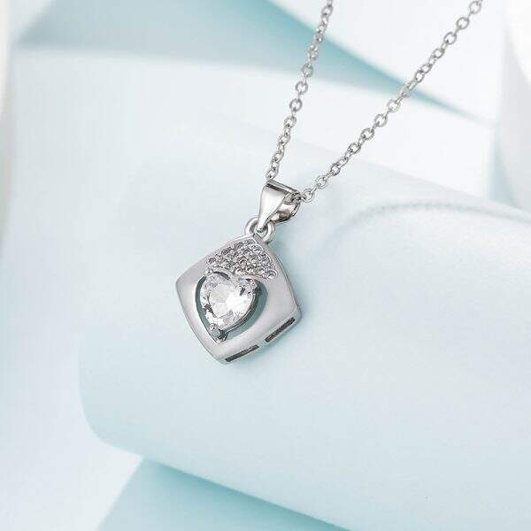 Lingge Mosang Diamond Necklace - Image 3