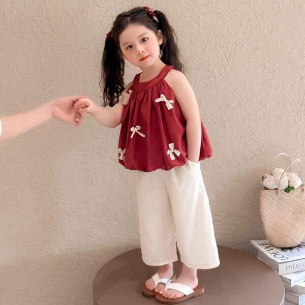 Little girl fashionable red neck hanging vest - Image 3