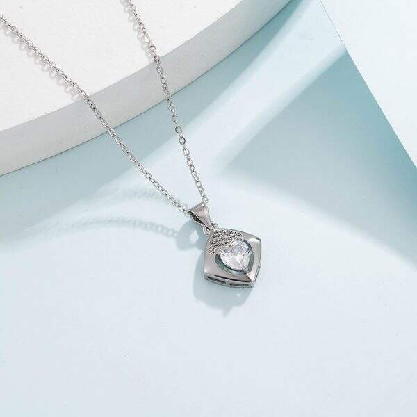 Lingge Mosang Diamond Necklace - Image 4