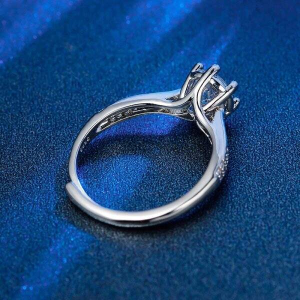 Six Claw Diamond Ring - Image 4