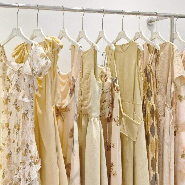 Long ruffle edge dress - Image 3