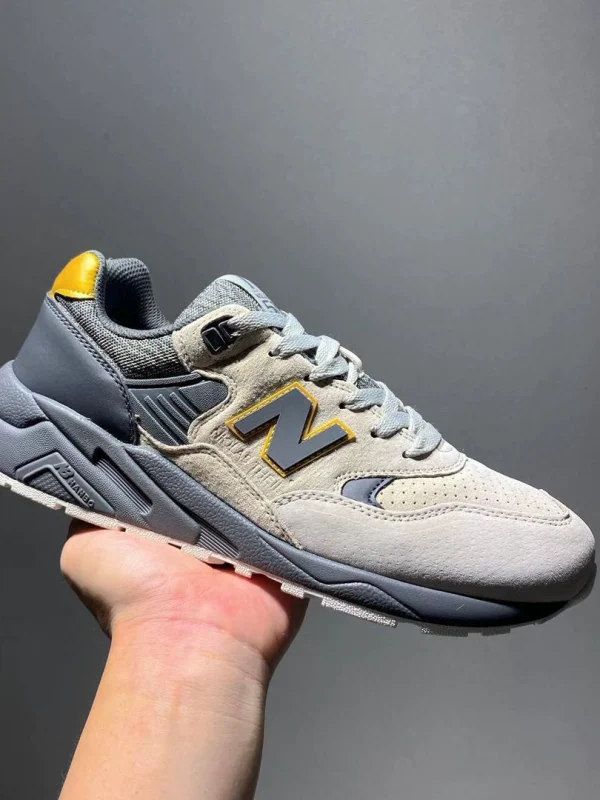 sneakers - Image 3