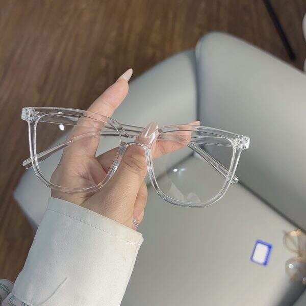 Fashionable black framed glasses - Image 4