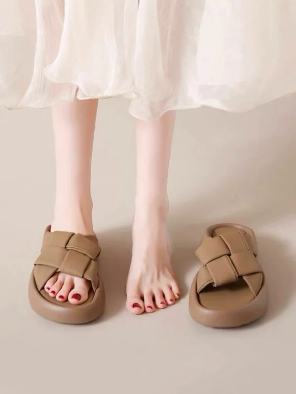 Thick soled beach sandals - Image 3