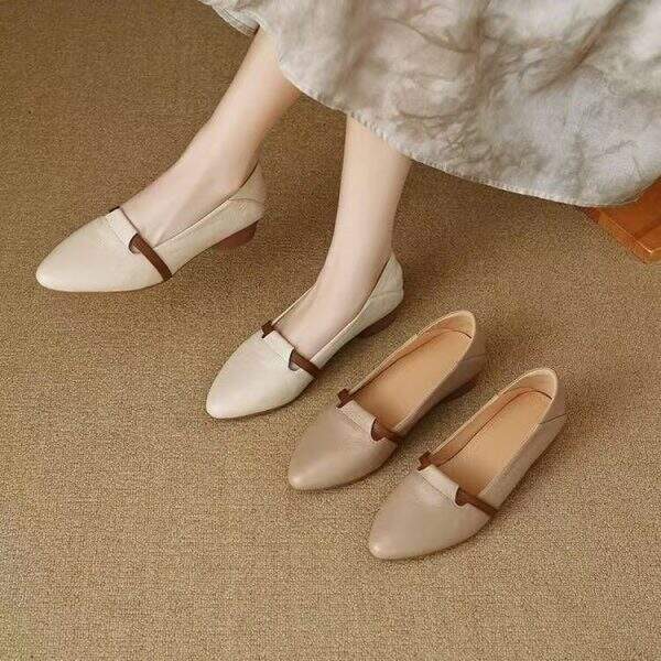 Pointed flat shoes - Image 3