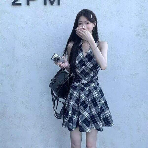 Black checkered V-neck dress - Image 4