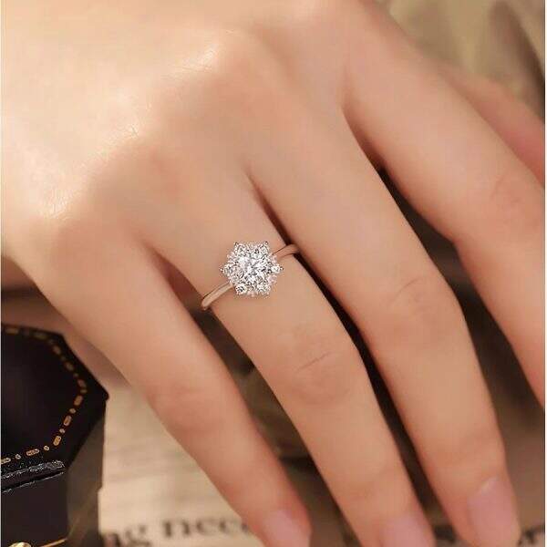 Moissanite Diamond Ring - Image 2