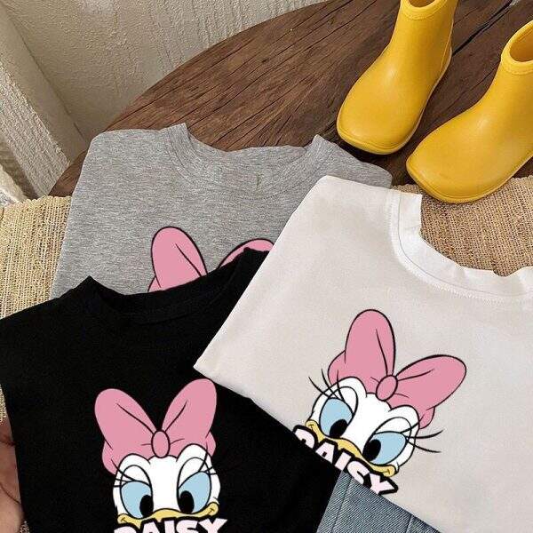 Short sleeved girl - Image 3