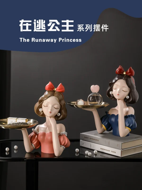 Snow White holding a large jewelry tray - Image 2