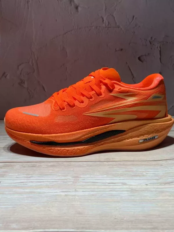 Running shoes and sports shoes - Image 1