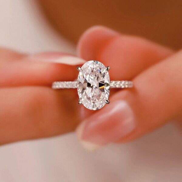 Luxury diamond ring - Image 1