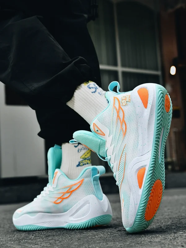 Sports shoes - Image 2