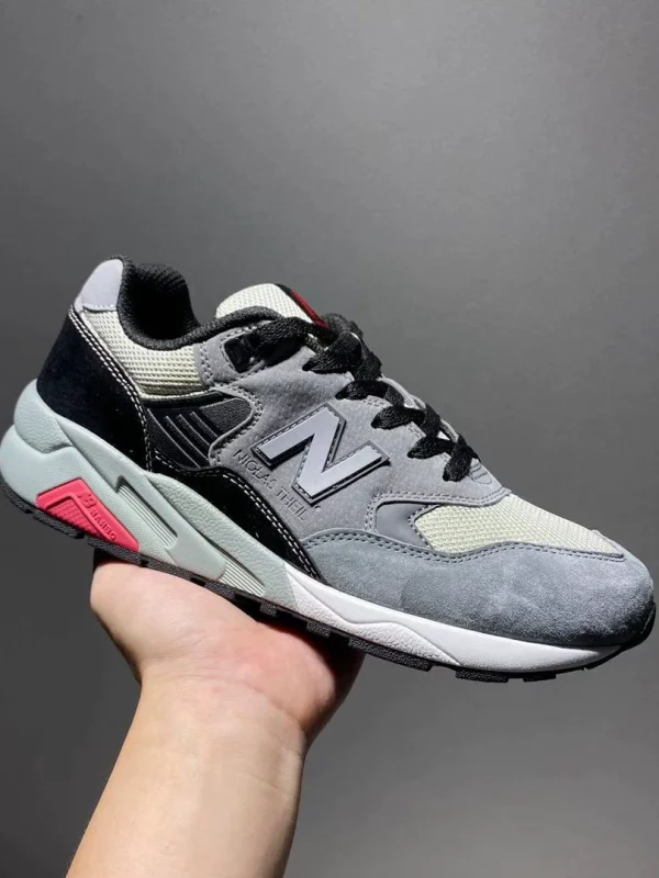 sneakers - Image 4