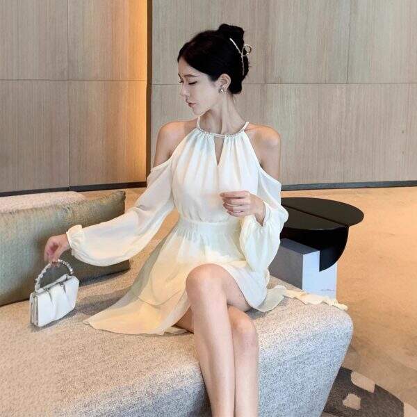 V-neck dress - Image 3