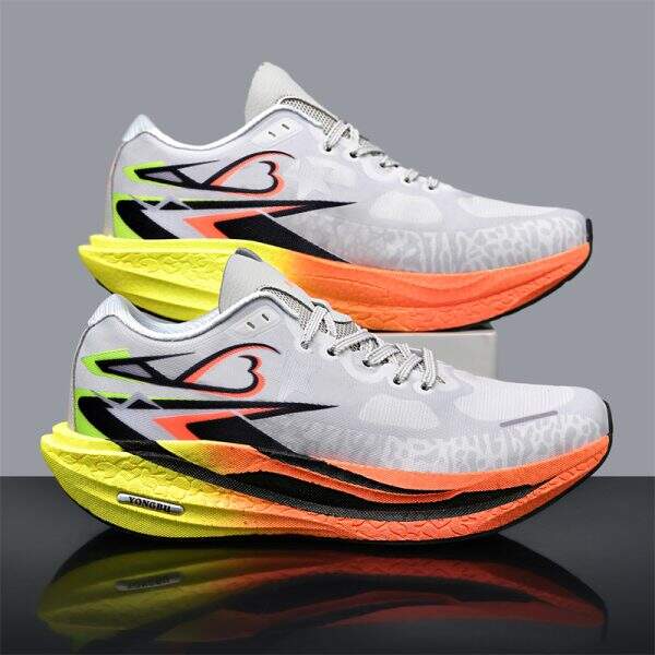 Sports shoes, training shoes - Image 1
