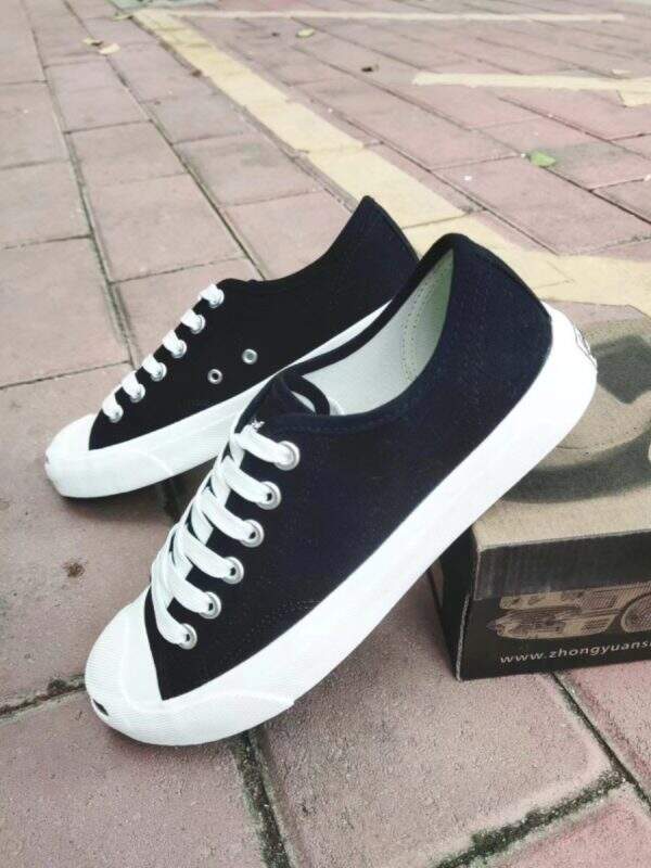 breathable sneakers - Image 1