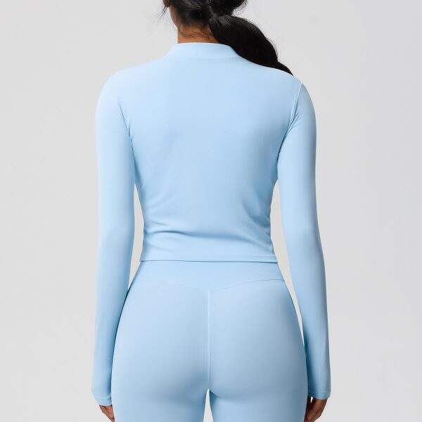 Tight fitting sportswear - Image 4